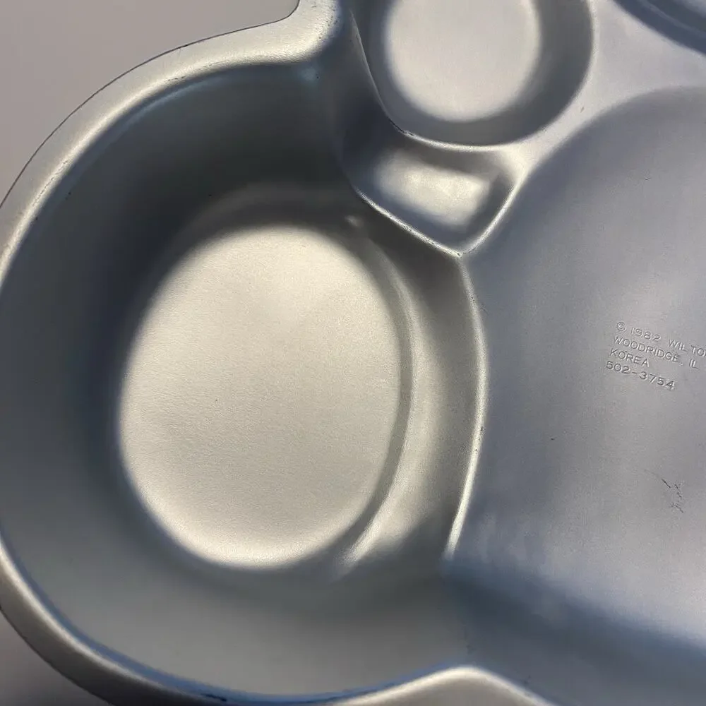 Vintage 1982 Wilton Huggable Teddy Bear Cake Pan #502-3754 Aluminum Korea